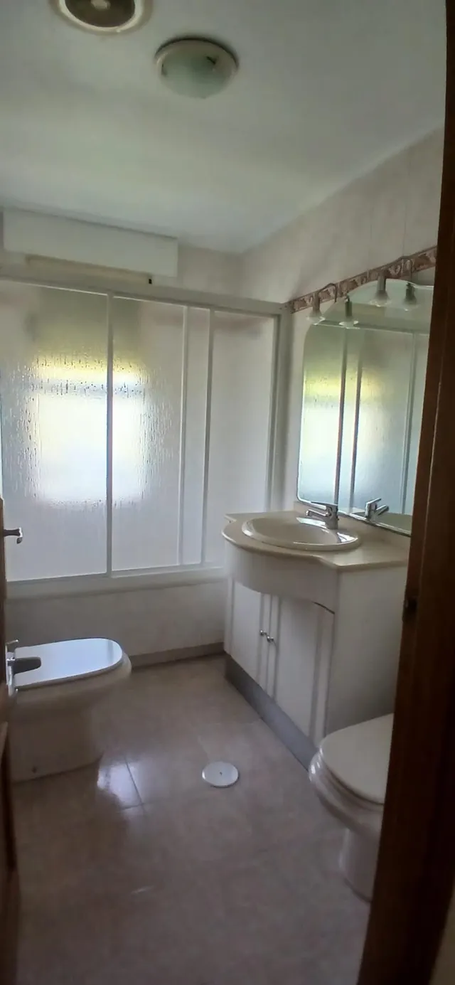 Amplia y luminosa vivienda, para familia o estudiantes — 11