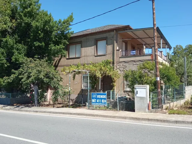 SE VENDE CASA PARA REFORMAR CON TERRENO URBANO EN CABAÑAS RA