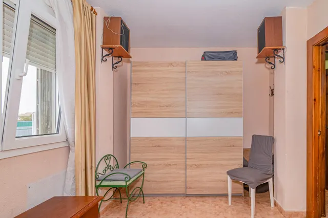 Fantástica casa adosada de 3 plantas con placas fotovoltaicas en Cúllar Vega !! — 28