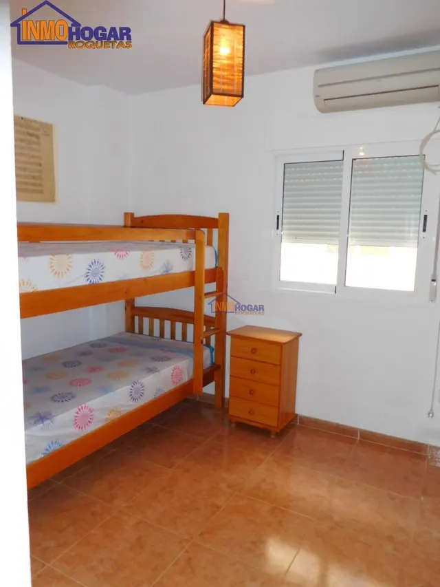 BONITO PISO EN LAS MARINAS 2 DOR ,TERRAZA ,FRENTE AL COLEGIO NUEVO. — 28