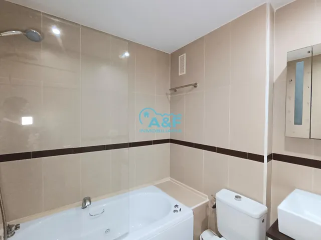 AYF INMOBILIARIA VENDE APARTAMENTO PRIMERA LINEA — 43