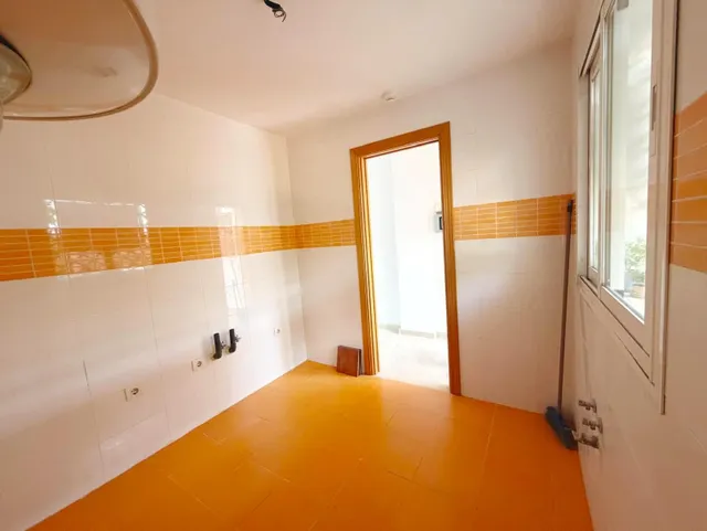Bajo elevado con gran terraza, vistas al mar y parking privado en Benalmádena Pueblo — 37