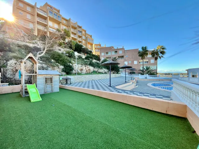Maravilloso duplex con vistas al mar, parking y piscina comunitaria. — 28
