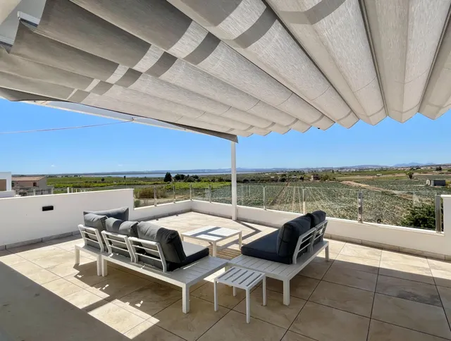 Villa independiente con piscina privada, solárium y vistas a la laguna en Moncayo — 15