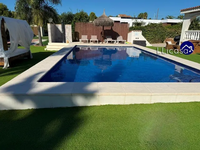 Chalet independiente en venta en urbanización de Llíria — 25