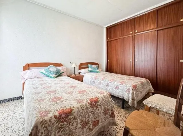 Piso de 5 habitaciones y dos Baños en zona Centro, Elche (TOTALMENTE REFORMADO) — 10