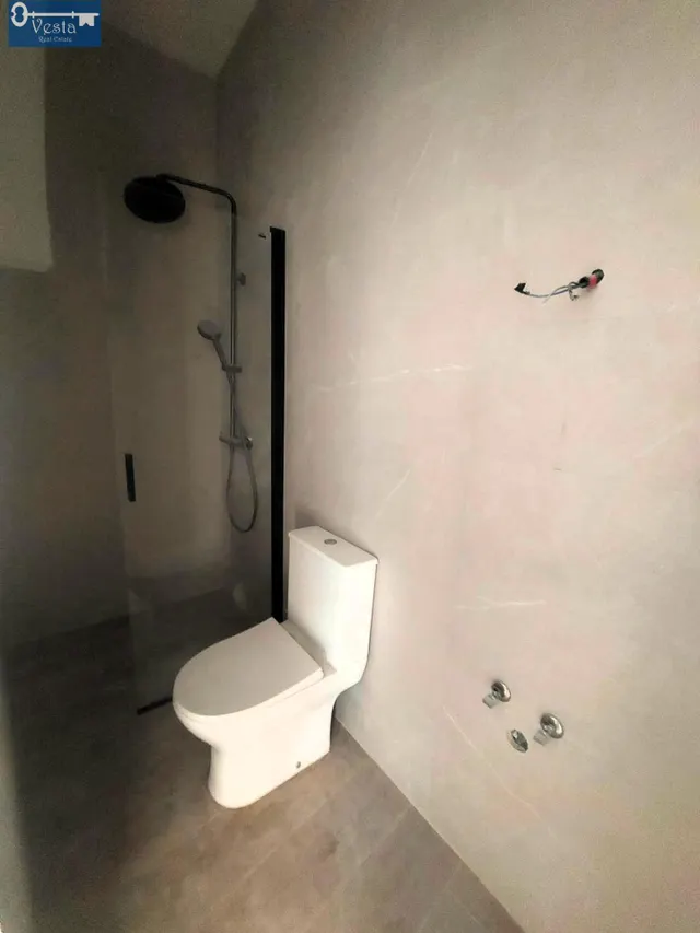 PRECIOSO BAJO CON PATIO — 13