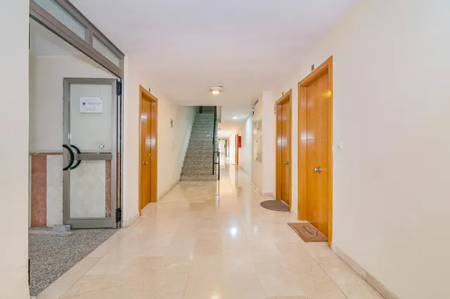 Piso 2 dormitorios amueblado con garaje junto metro — 26