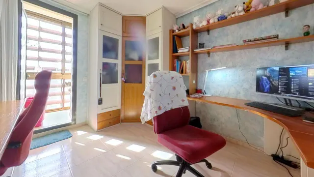 GRAN PISO DE 6 DORMITOTIOS CON PISCINA — 12
