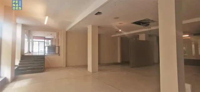 EXCELENTE LOCAL EN PRINCIPAL VIA COMERCIAL.