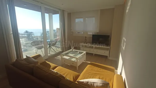 BONITO PISO FRENTE AL MAR CON PISCINA COMUNITARIA Y PARKING 