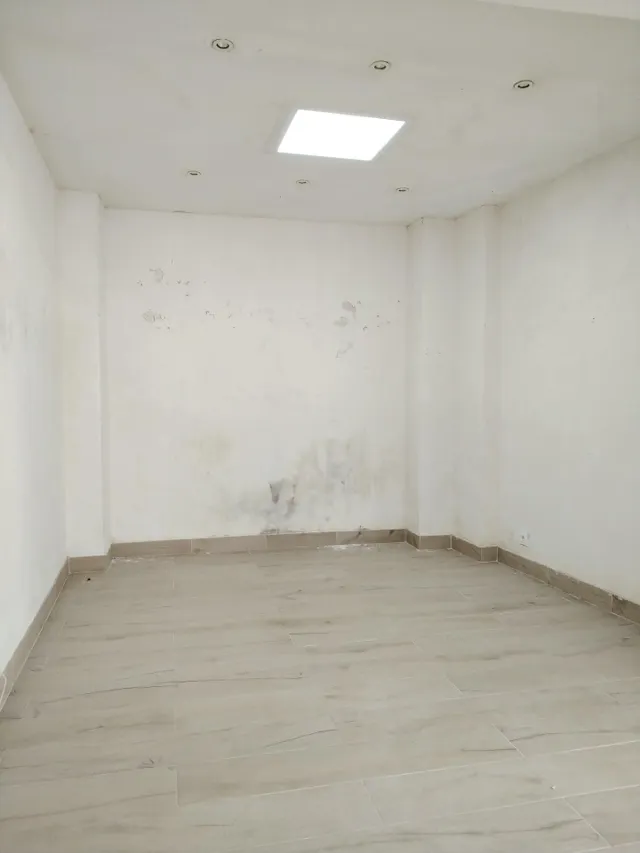 LOCAL COMERCIAL EN EL CENTRO — 13