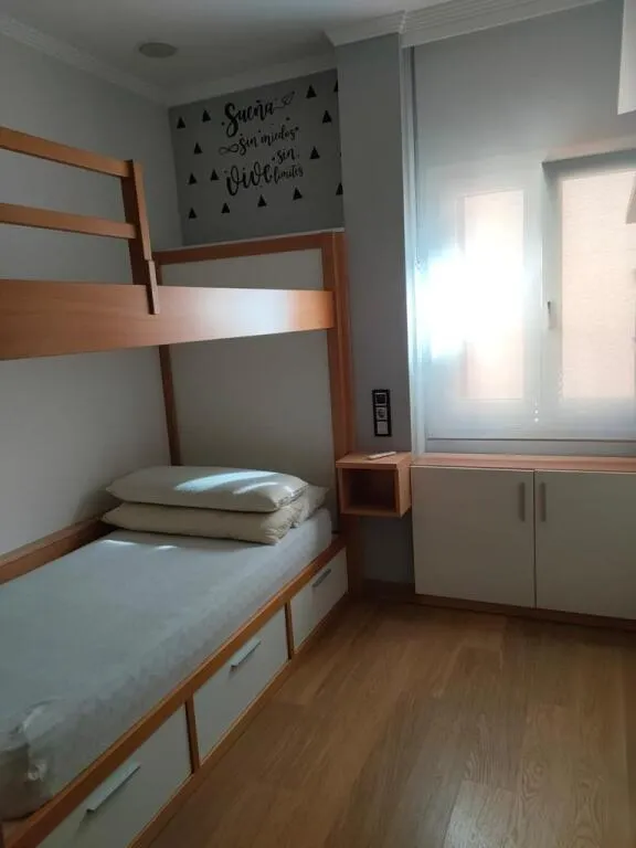 DOS CHALETS  A 100 METROS DE LA PLAYA, RINCON DE LA VICTORIA — 63
