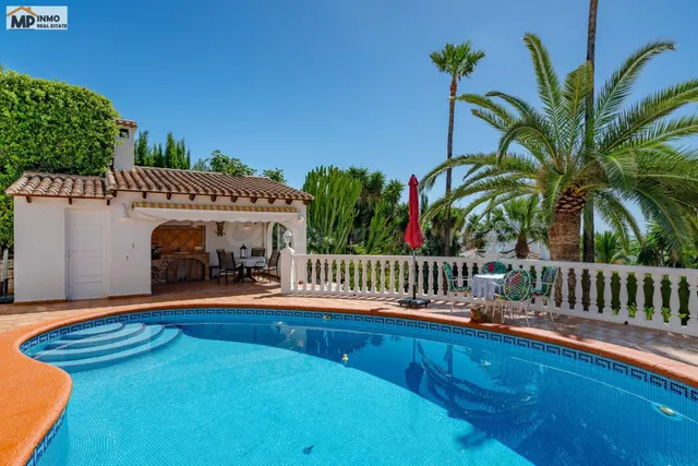 Preciosa villa con vistas panorámicas que enamoran en Empedr - foto 3