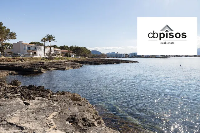 EN VENTA ENCANTADORA VIVIENDA CON JARDÍN, TERRAZ DE 24m2 Y C