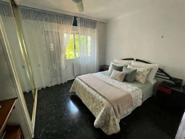 Piso amueblado de 4 dormitorios en Ronda de Levante. — 7