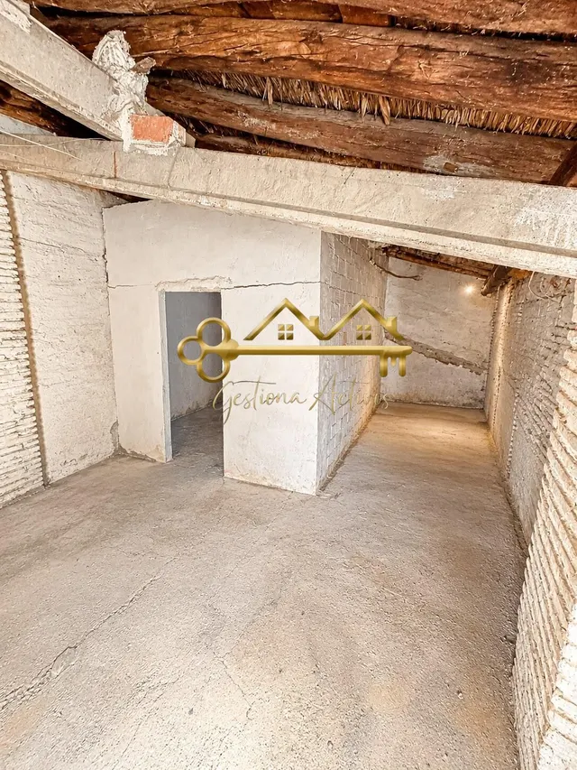 ENCANTADORA CASA DE PUEBLO CON PATIO Y MUCHO ENCANTO — 13