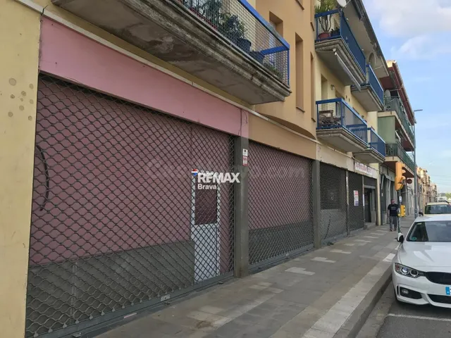 Bordils | Gran oportunidad de local comercial con máxima vis - foto 4