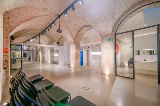 EXCLUSIVA OFICINA DE DISEÑO DE 226 M2 EN EL CORAZÓN DEL BARRIO GÒTIC — 13