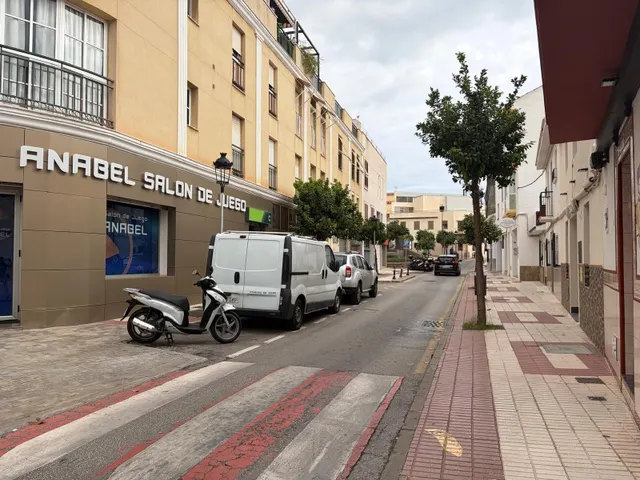 Piso en alquiler de larga temporada en Avenida Blas Infante – 1.300 €/mes — 22