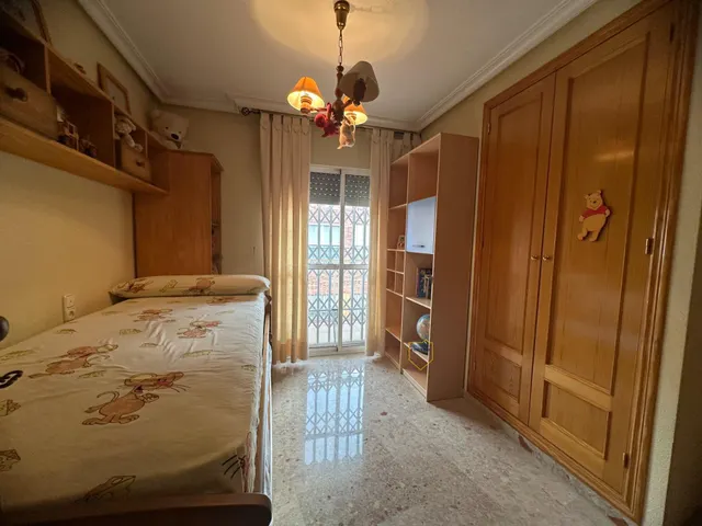 Dúplex de 4 dormitorios, cochera y patio en San José — 21
