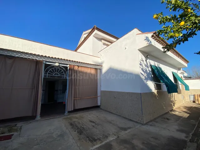 MAJANEQUE - Solar de 850 m2 con casa de unos 200m2 - Agua po - foto 2