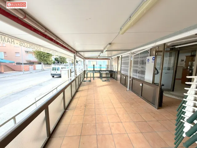 ¡local comercial en venta a 100 m del mar con amplia terraza y salida de humos! — 5