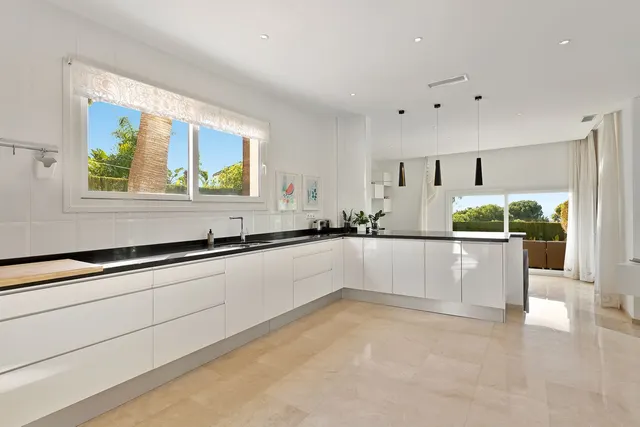 Chalet 4 habitaciones 342m² en venta - Marbella — 14