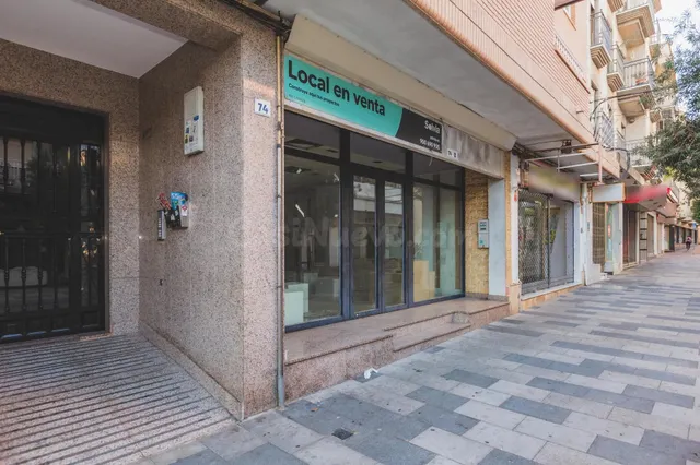 ¡Oportunidad Única! Local Comercial en Pleno Centro de El Ej - foto 2