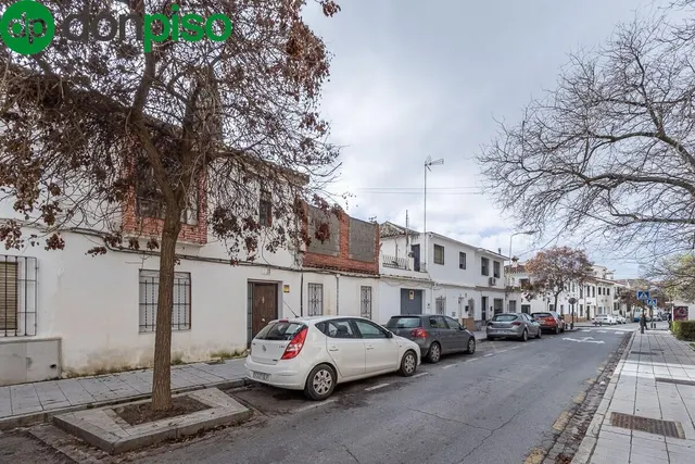 Casa con Parcela a Reformar en Granada — 33