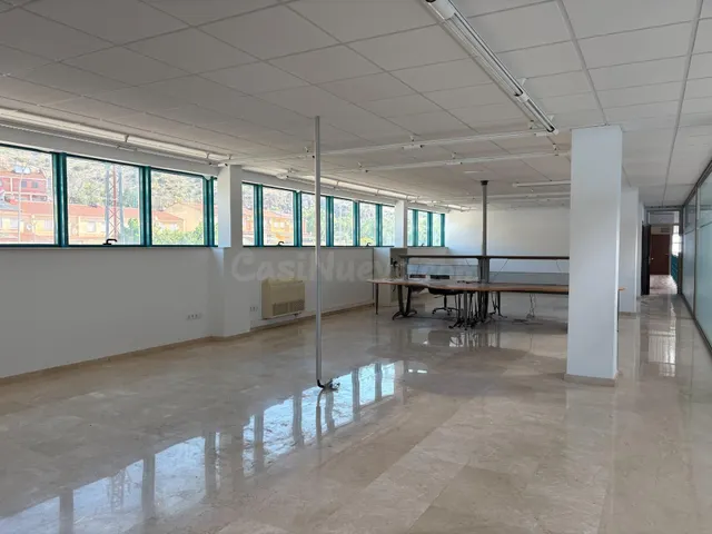 Nave industrial, ideal para almacén y oficinas - foto 4