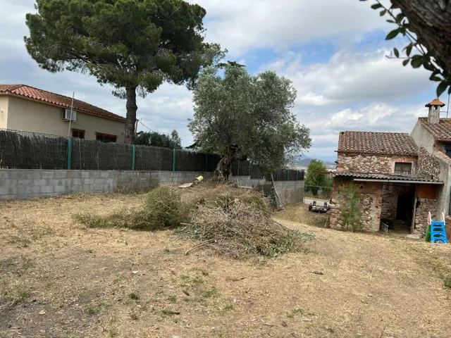 SOLAR EN VENTA CON CASAL DE PIEDRA EN LA SERRA BARONA — 24
