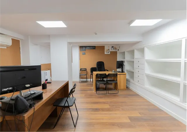 Local comercial 5 habitaciones 256m² en venta - Puerto Sol-Los Almendros-El Tomillar — 24