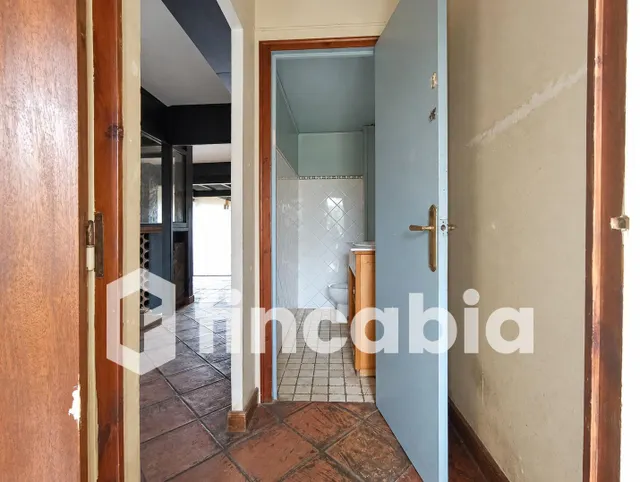 Casa para reformar con patio, balcones y local en Breda — 46