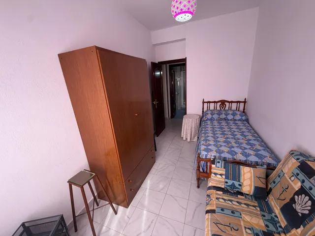 En venta vivienda de tres dormitorios en zona carlos iii — 18