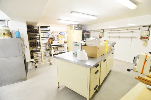 Urbis te ofrece un local comercial en venta en zona Centro, Salamanca. — 40