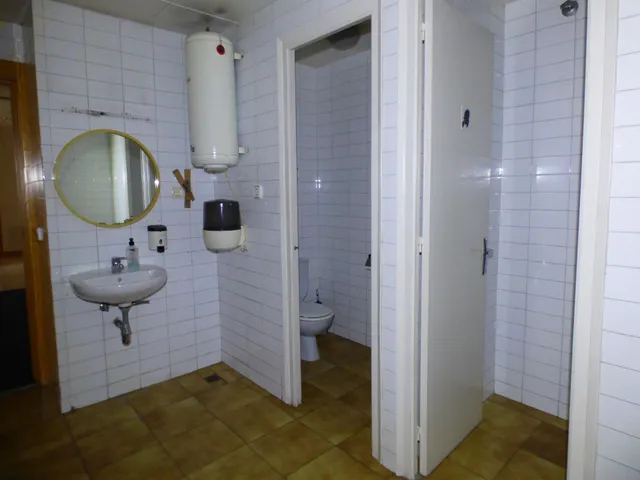 Local comercial esquinero en la zona de Poble Nou — 8