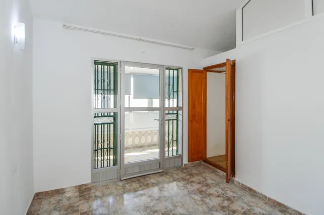 Dúplex con 3 dormitorios y vistas al mar en Loma Dos: Proyecto con alto potencial de reforma — 6
