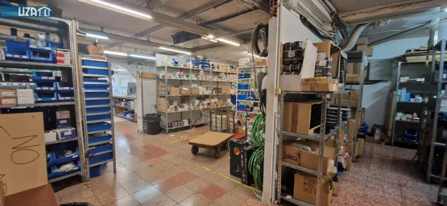 Amplio Local Comercial a Solo 150 Metros de la Playa - Oportunidad Única — 22