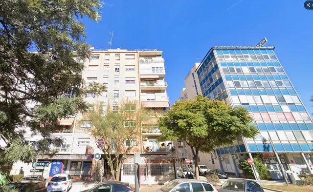 Excelente piso de 4 habitaciones y 2 baños con terraza en Avenida del Cid — 6