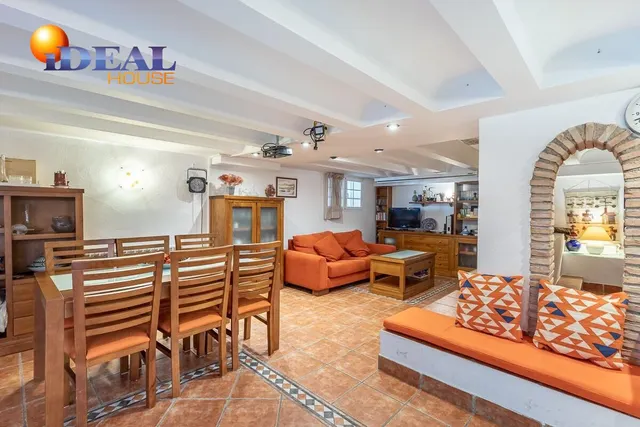 CASA PAREADA EN LA ZUBIA CON PISCINA, ZONA DE BARBACOA Y JARDÍN — 39