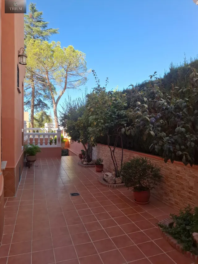 Fantástico chalet en villa argaz, junto al cc serrallo plaza — 24