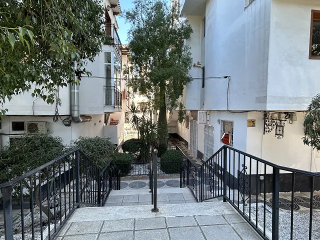Local comercial 140m² en venta - Villamartin — 26