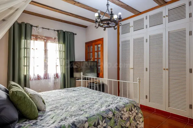 Finca de 20.000 m2 con vivienda principal, apartamento independiente y espacio para toda la familia — 46