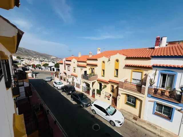 IMPECABLE CASA ADOSADA EN BENALMÁDENA PUEBLO CON VISTAS DESPEJADAS Y AL MAR DESDE LA PLANTA ALTA — 28