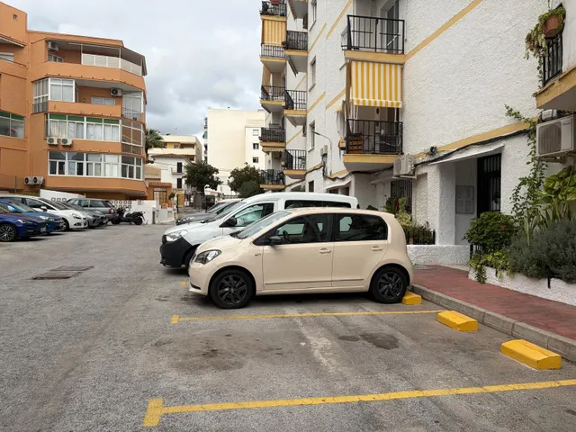 Piso en alquiler de larga temporada en Avenida Blas Infante – 1.300 €/mes — 20