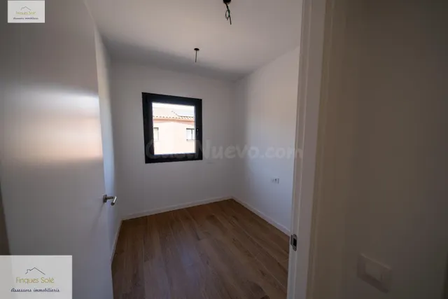 Fantàstica casa adossada en venda al poble de Santa Agnès de - foto 5