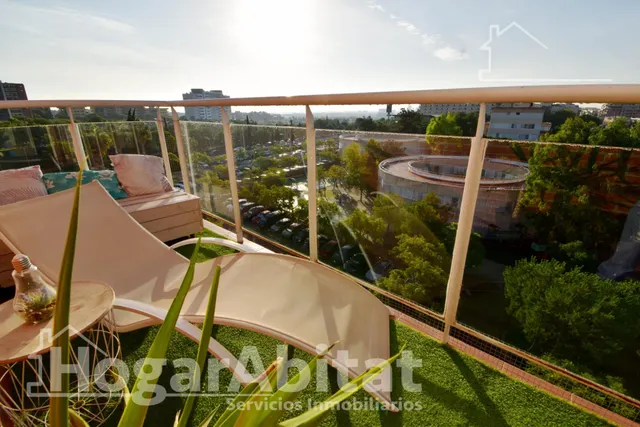 Luz, amplitud y confort familiar en este exclusivo piso esquinero en residencial con piscina, garaje y trastero — 42