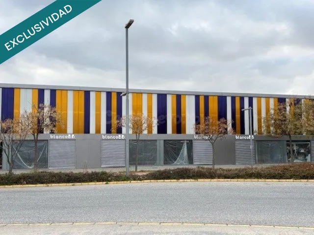 Se venden locales comerciales en una zona en crecimiento - foto 5