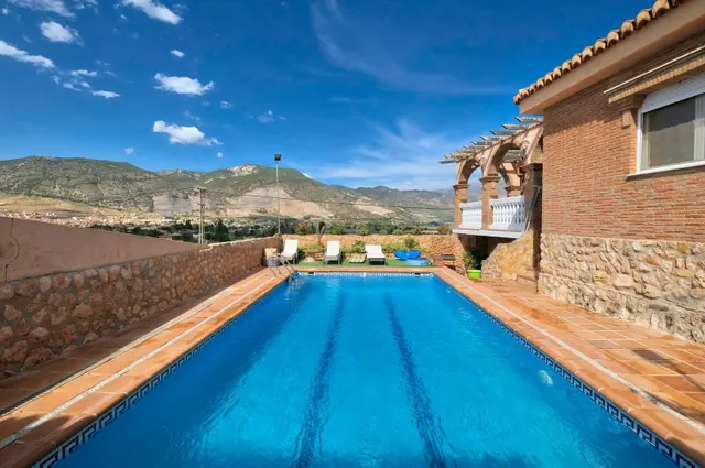Espectacular chalet-cortijo con encanto, piscina y vistas a Sierra Nevada en Padul — 2